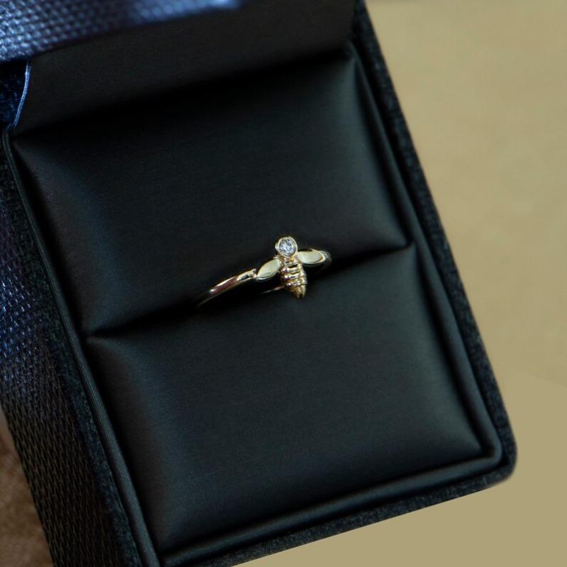 Yun Miao Niche Fashion Bee Ring for Women - Cute and Trendy