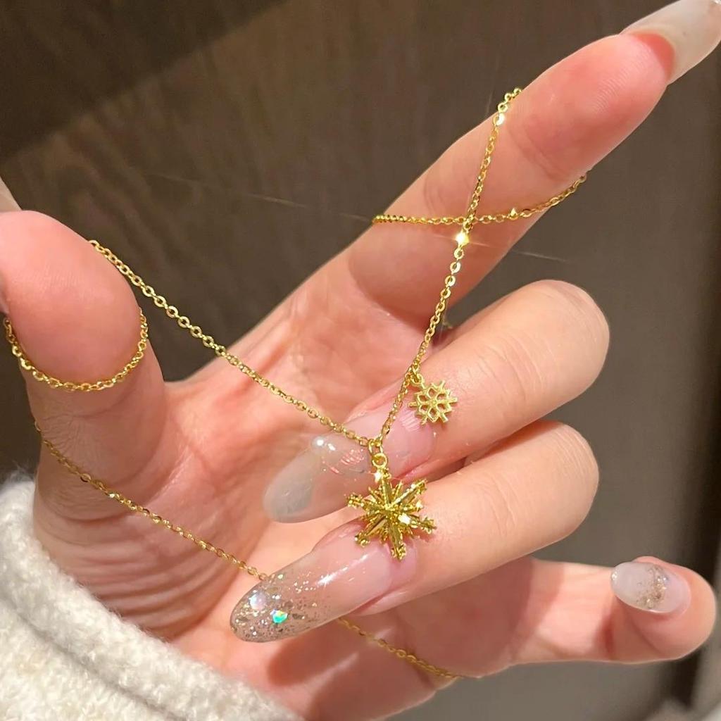 Four-Leaf Clover Zircon Necklace - New 2025 Light Luxury Titanium Steel, Non-Fading Clavicle Chain.