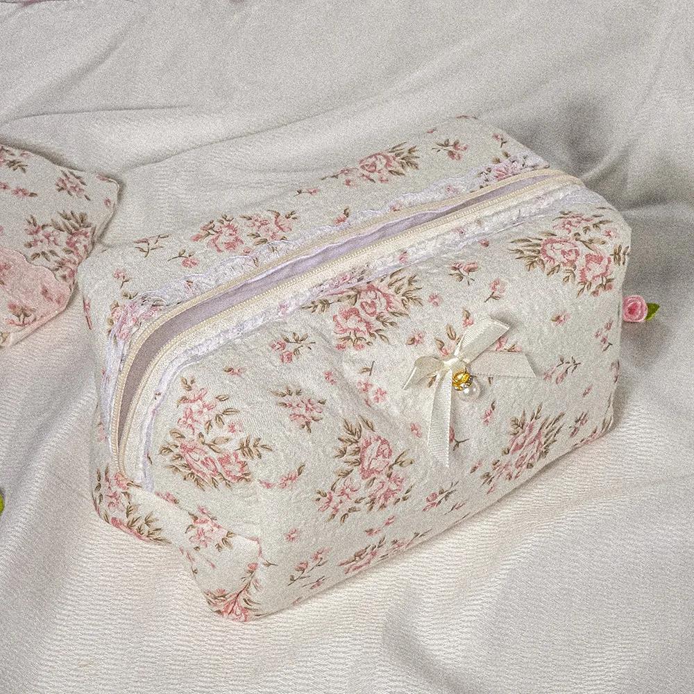 Elegant White Lace Makeup Bag, Quilted Bridal Cosmetic Pouch with Floral Embroidery Bow, Women's Travel Toiletry Gift Cosmetic