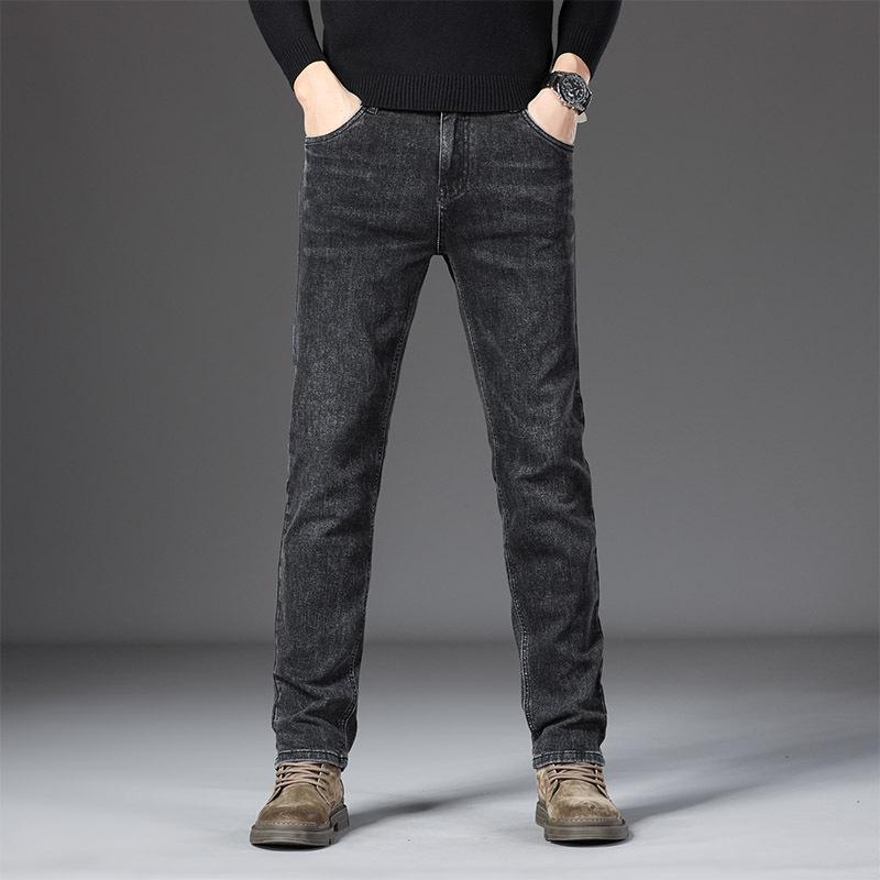 Trendy, slim-fit stretch men’s skinny jeans: versatile, slimming casual trousers