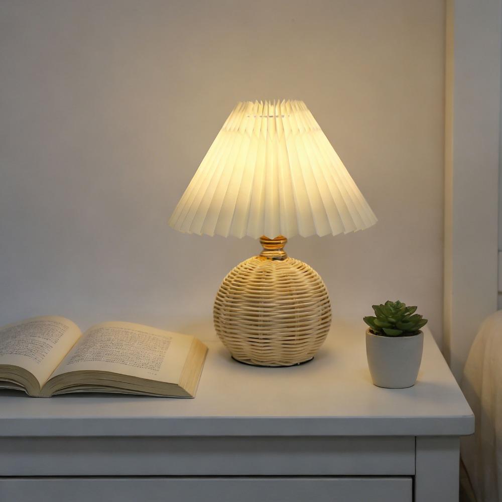Fabric Lampshade Pleated Table Lamp Rattan Base Bedside Table Lamp Modern Nightstand Lamp Reading