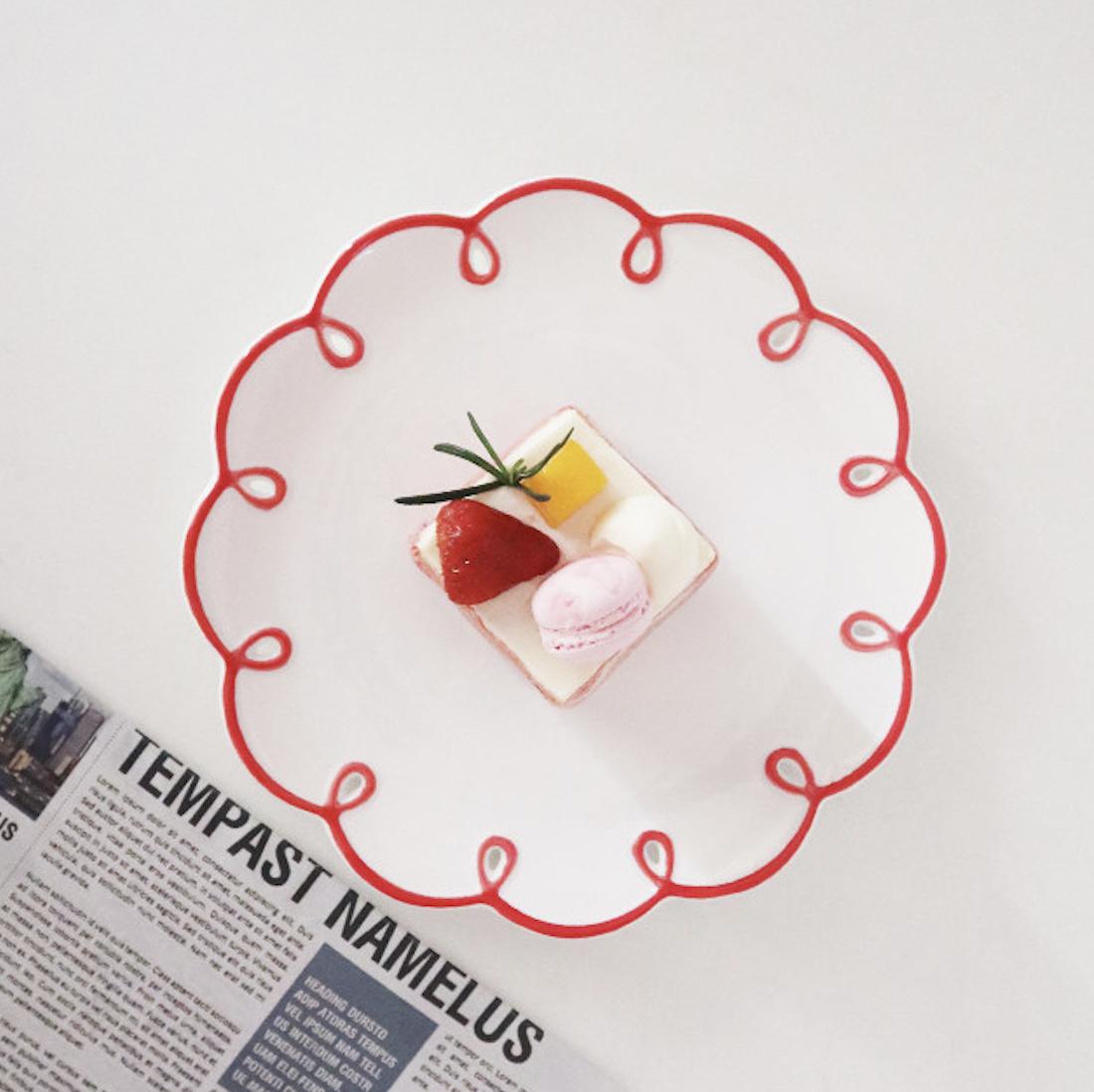 

Ceramic Flower-Shaped Dinner Plate – Red Edge Dessert & Fruit Dish for Home C