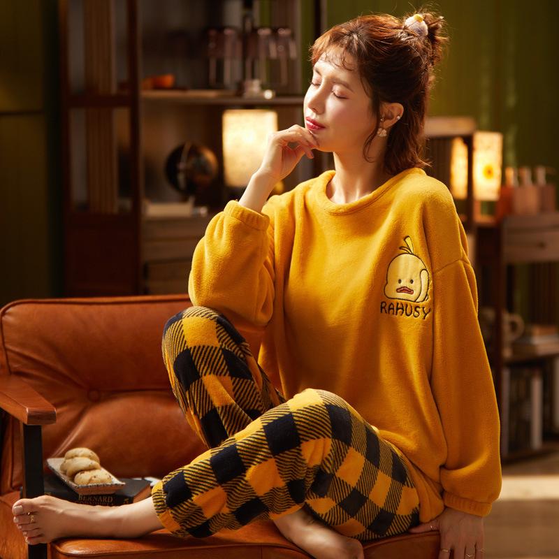 Women's Long-Sleeve Flannel Pajamas - Cute Cartoon Coral Fleece Set for Fall & Winter
