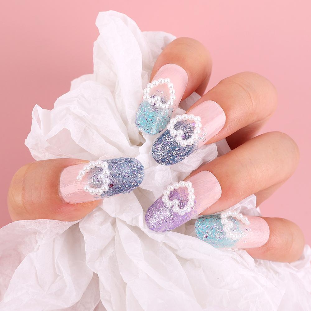 10/20 Stück hohle Liebes-Nagelkunst-Dekoration