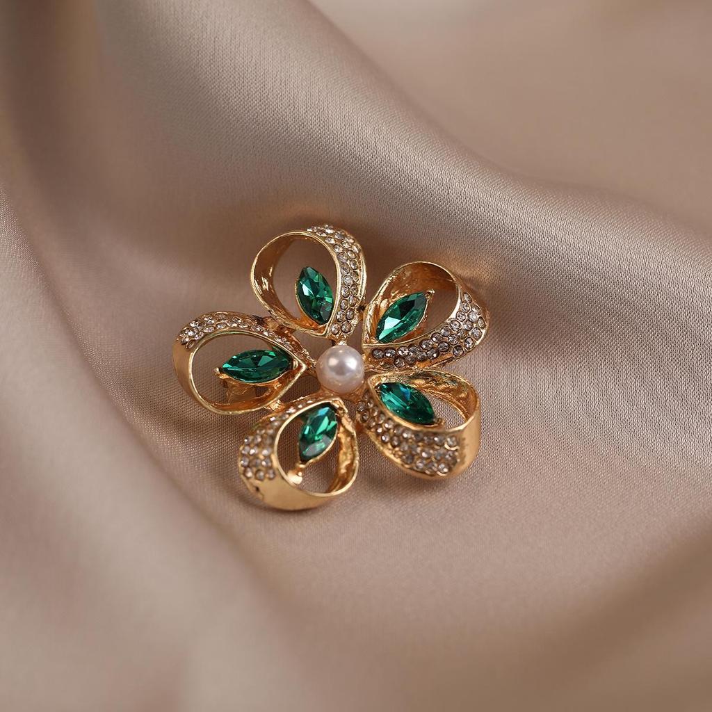 2026 High-End Butterfly Brooch: Elegant Summer Accessory for Shirts and Suits