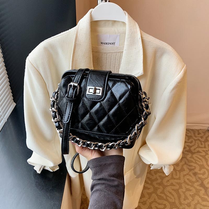 Rhombus chain messenger bag women's bag new summer niche design casual mouth gold bag