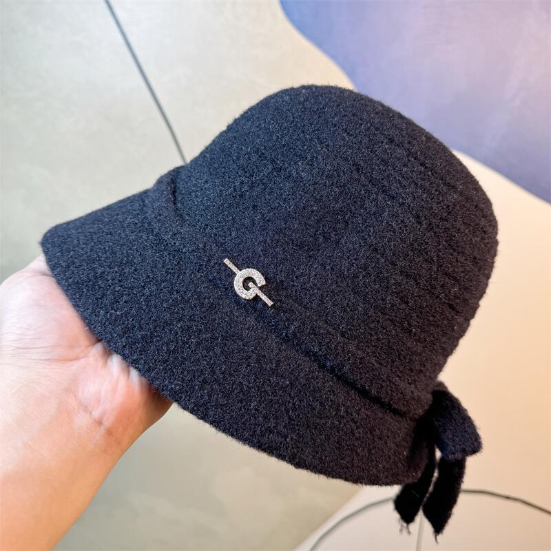 

Autumn and Winter Warm Bow Fisherman s Hat Children s Ear Protectors Knitted Pullover Hat Straps Fashionable and Cute Adjustable чорний