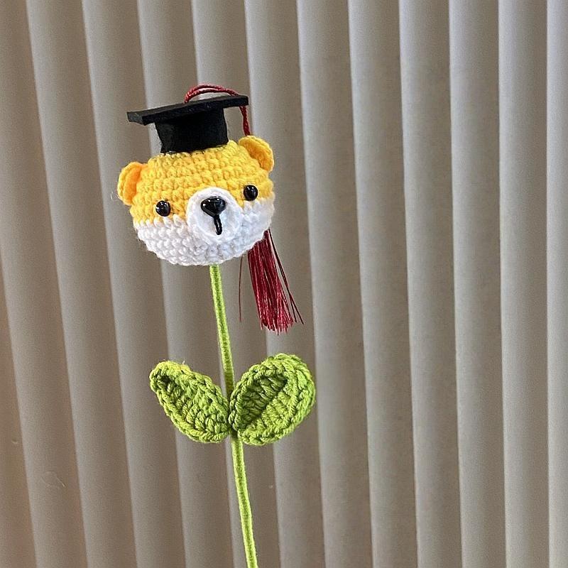 

1Pcs Graduation Knitted Doctor Hat Bouquet Shiba Inu Plush Flower For Boys Girls Teacher Appreciation Gift Home Decoration