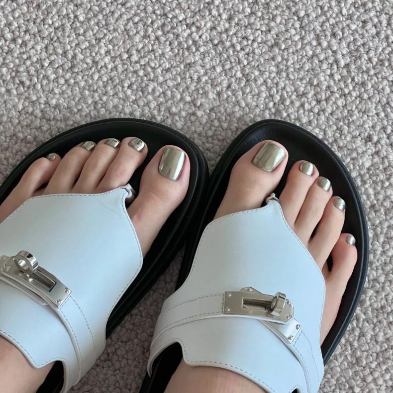 Sheepskin British Small Gold Buckle Leather Thick-soled Flip-flops Women's Summer Outer Wear Pinch Foot Flip-flops Muffin Cool Slippers