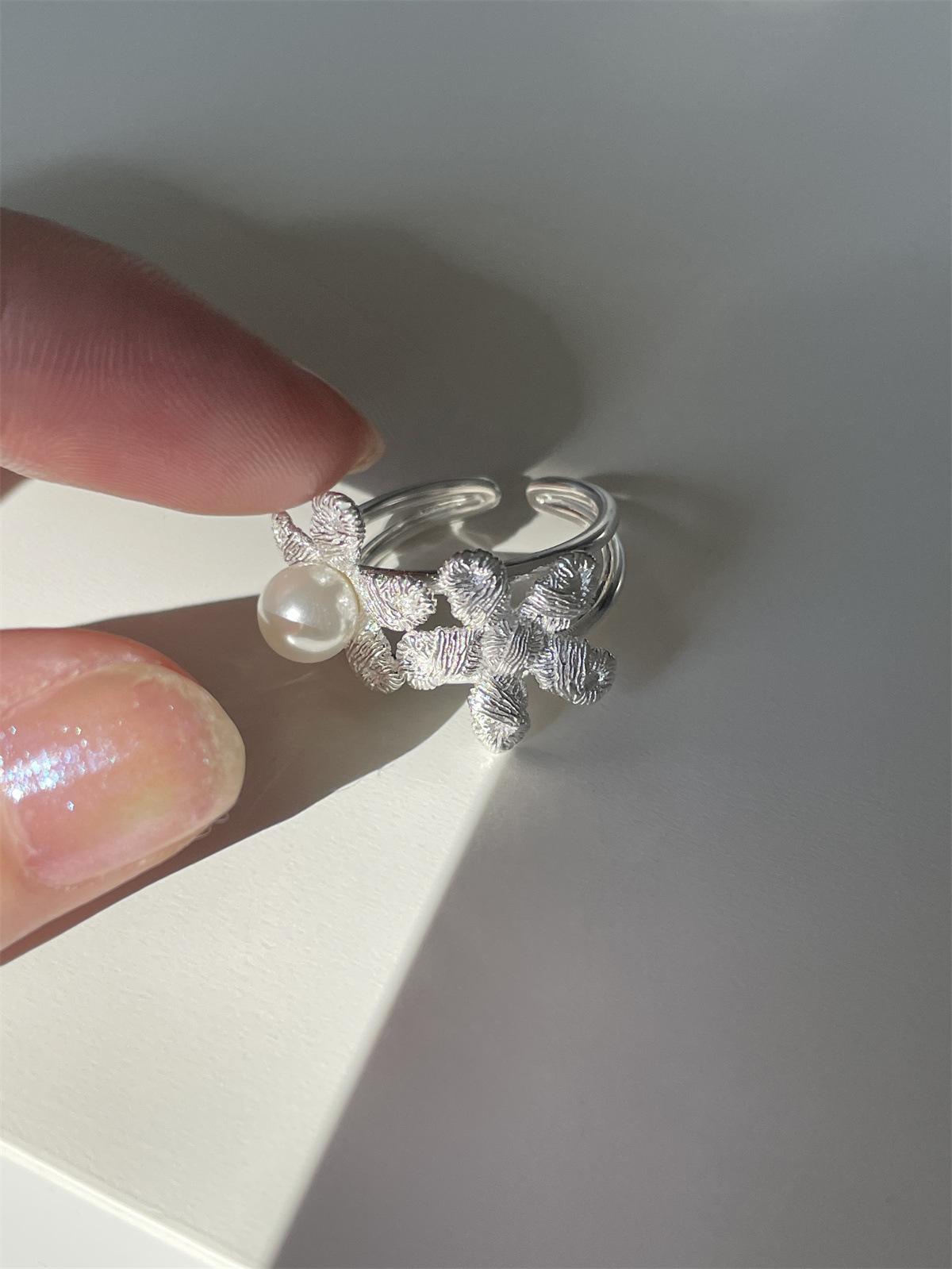 

Полосатый цветок жемчуг яркий серебряный ниша ins холодный ветер высокий смысл открытый темперамент мода женское кольцо из стерлингового серебра 925 пробы opening adjustable