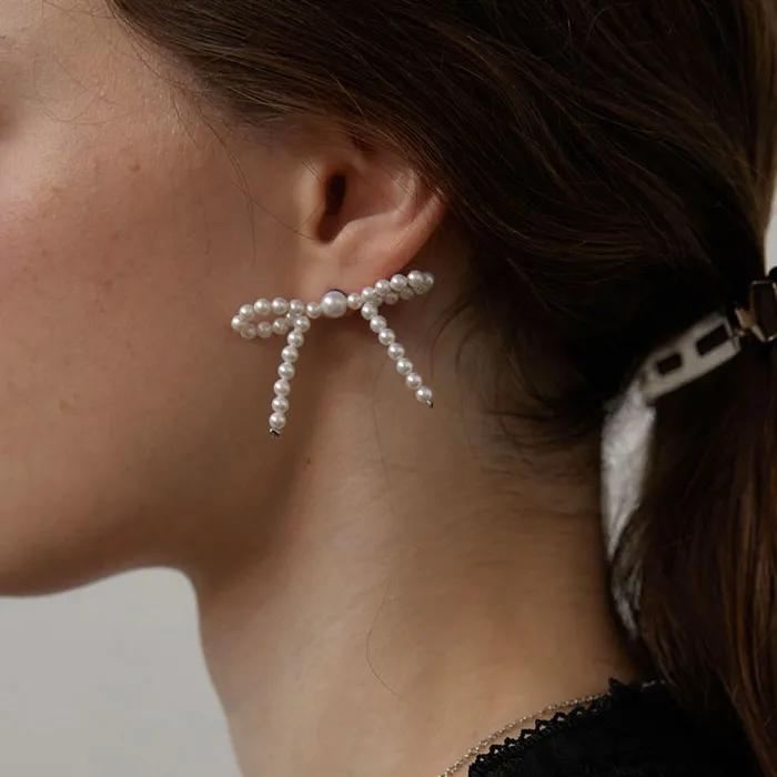 Minimal Pearl Ribbon Earrings (L244MER020)