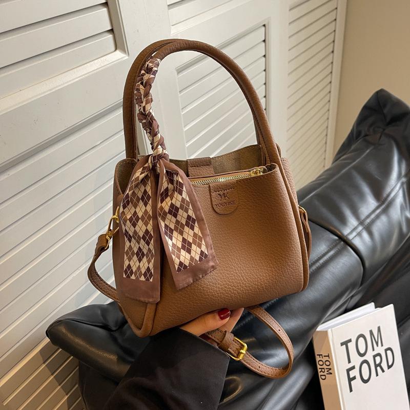 Bolsa Feminina Versátil Balde de Ombro/Transversal Primavera/Verão 2024