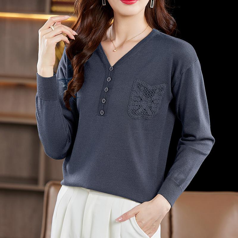 Spring and Autumn New Fashion V-Neck Knitted Sweater Women's Loose and Skinny Sweater Warm Bottom Shirt Mom Top