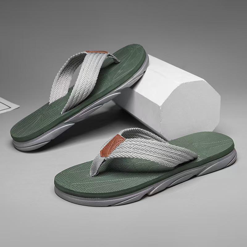 Men's 2025 High-End Summer Flip-Flops - Casual Beach Slippers with Thick, Squishy Sole and Non-Slip, Wear-Resistant Toe Post.