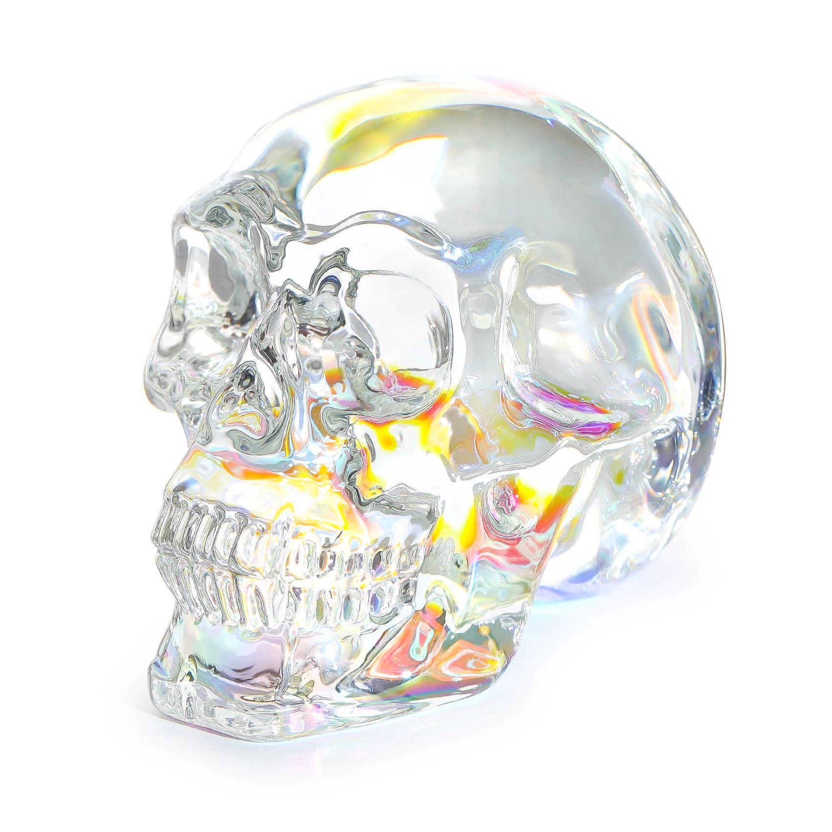 Radošs kristāla galvaskausa gotiskā stila ornaments