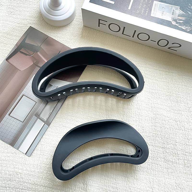 Elegant Black Hair Claw Clip for Updo, Shark Clip, Back of Head Hairpin, 2022 New Hair Accessory