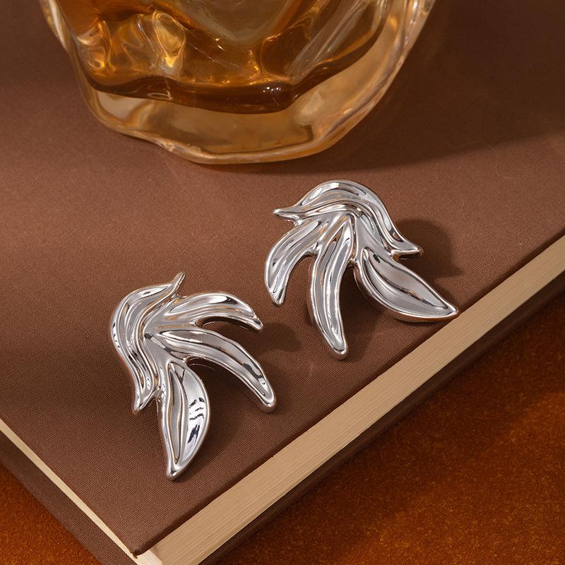 High-End Leichter Luxus Textur Blatt Ohrringe Metall Wind Personalisiert Dreidimensional Ccb Mehrschichtig Übertrieben Mehrschichtig Blume Ohrringe