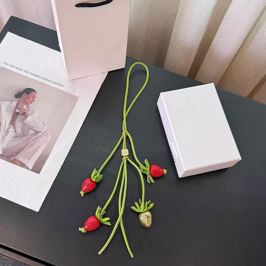 Amora Framboesa Amora Preta Tomate Pingente de Couro para Bolsas Femininas Decoração de Moda Pingente Acessórios para Pendurar na Bolsa