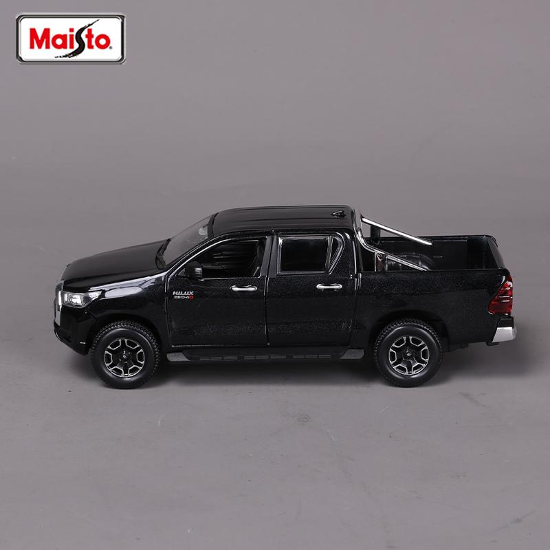 På lager Maisto 1:27 Toyota Hilux Pickup Series Simulering Legering Miniatyr Støpt Bilmodell Tilpasset Gutt Leketøy Samling Gave