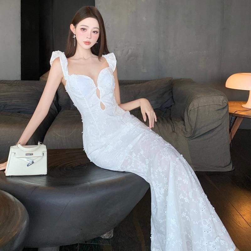 Flowing Mist, Flower Branch Xia Xin Cream White French Lace Slim Flower Dress Women's Summer Vacation