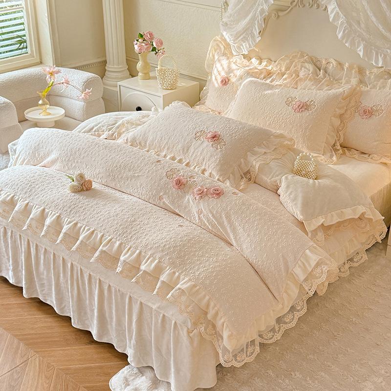 

Утолщенный молочный флис Четыре предмета Резной флис Французское кружево Простыня Юбка для кровати Sheet 2.0 4pc - Quilt Cover 200x230