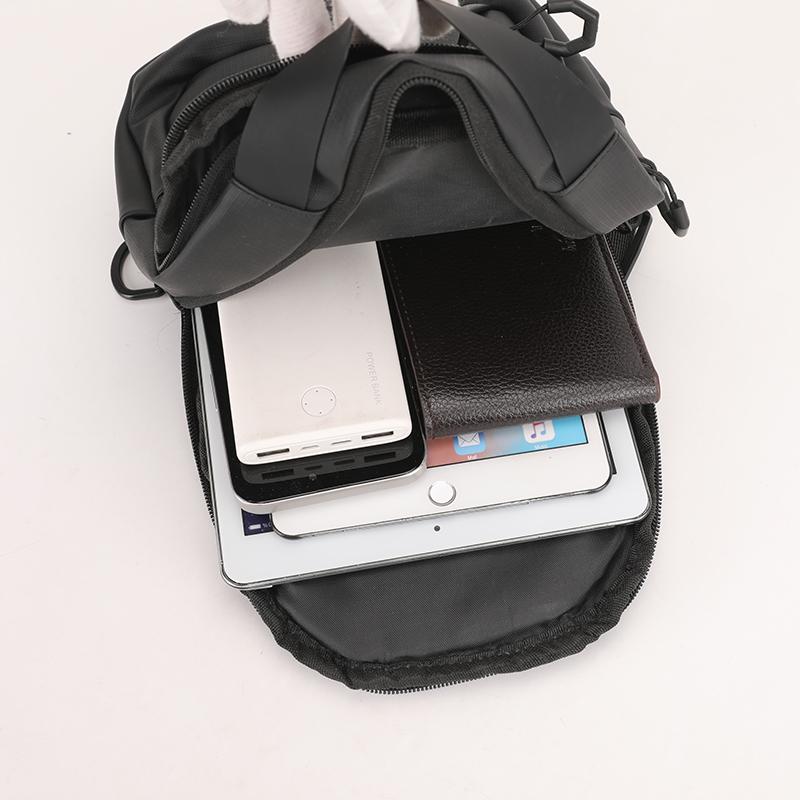 Sportliche wasserdichte Herren-Umhängetasche - USB-Powerbank-Anschluss + Brusttasche mit mehreren Fächern (Schweißabweisendes & Strapazierfähiges Design)