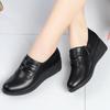 Scarpe da lavoro in morbida pelle nera Scarpe con zeppa singola da donna di grandi dimensioni Scarpe casual con tacco alto in morbida pelle antiscivolo possono essere indossate per lavorare