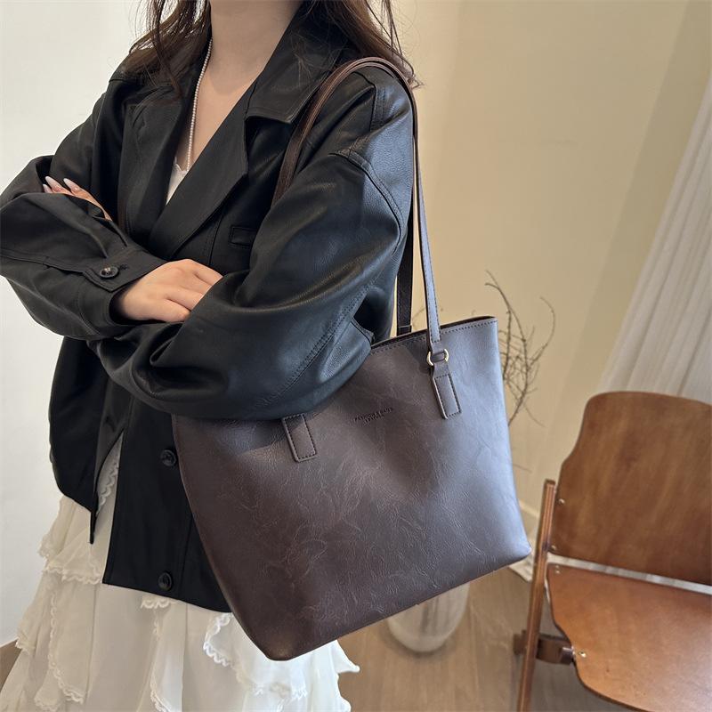Retro large-capacity commuter bag women's 2025 new trendy fashion Korean version tote bag versatile shoulder handbag women