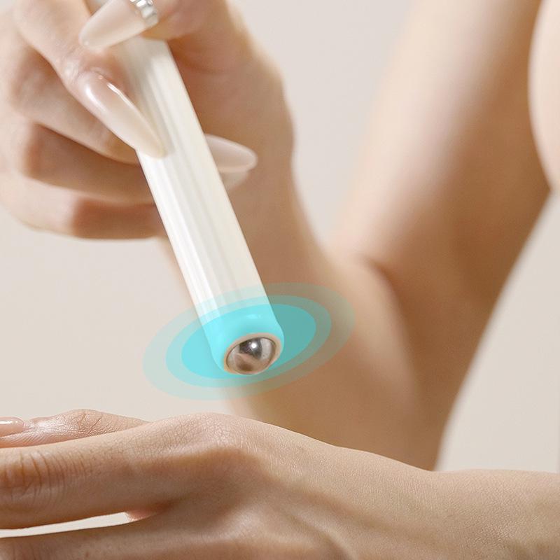 Dual-Sided Retractable Back Scratcher with Long Handle