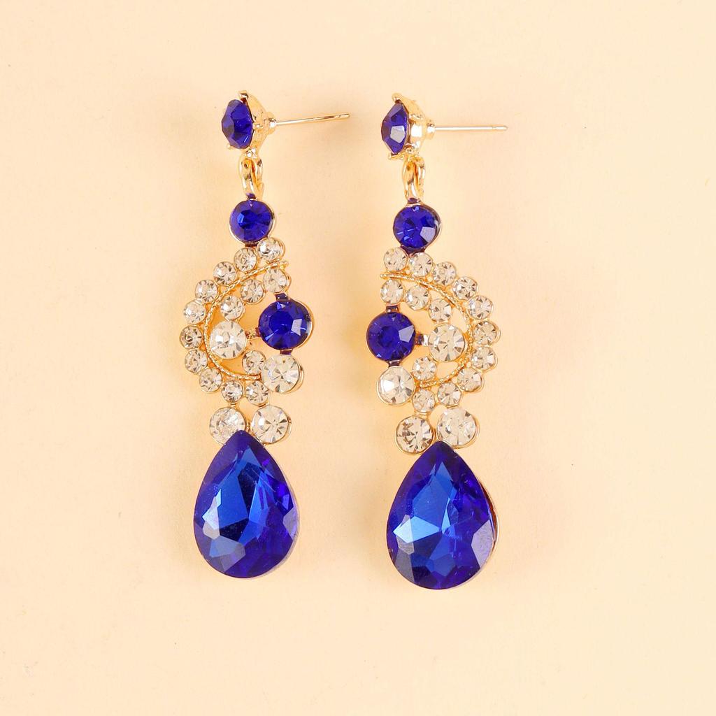 European & American Sparkling Water Drop Necklace & Earring Set: Light Luxury Fashion for Wedding Dress