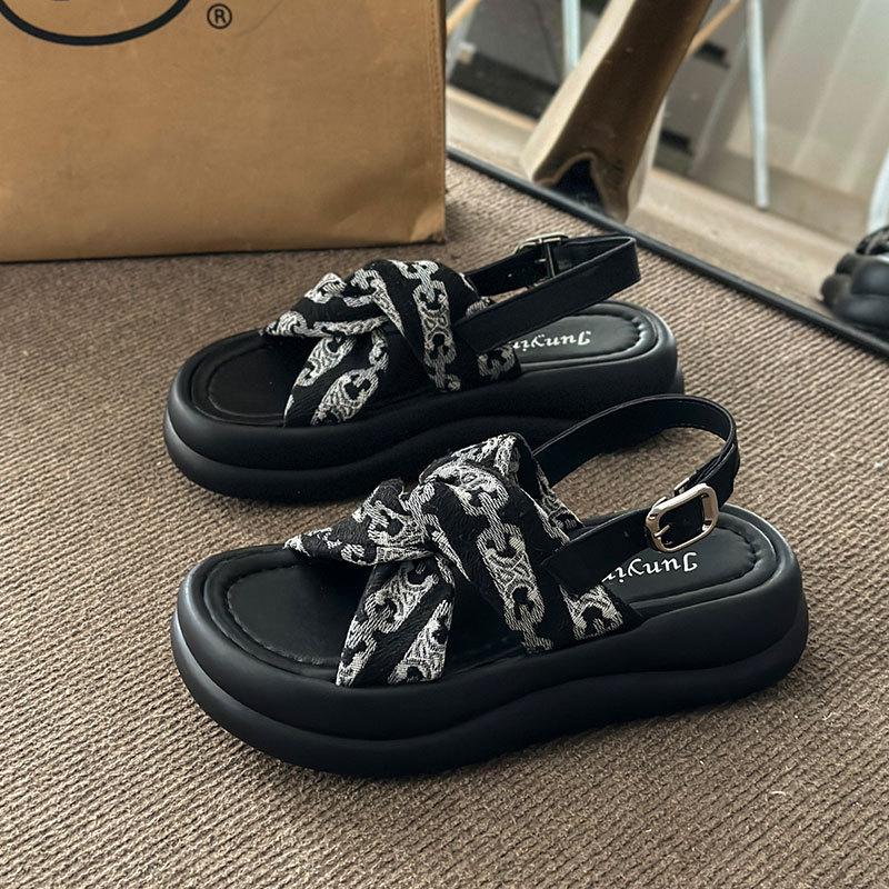 

Height-increasing platform sandals children 2025 new summer open-toed small fragrant Roman outside wearing beach cool slippers women 35 чёрный