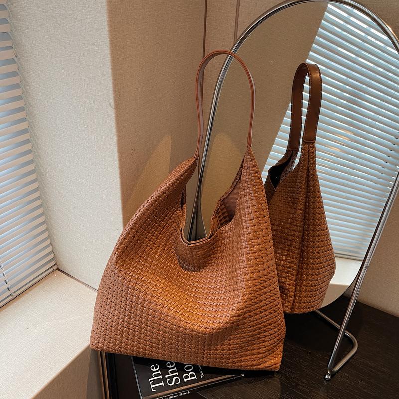 Large Capacity Bag Women's Fashion Woven Pattern Tote Bag Retro Versatile Commuter Shoulder Bag