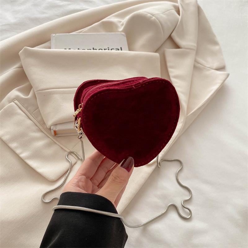 Fashionable Heart Shape Pu Handbag For Women With Unique Colors For Everyday Use
