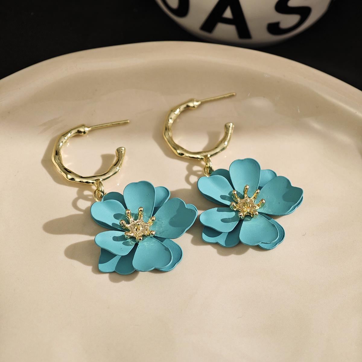 Korean Elegant Sweet Dopamine C-Shaped Double-Layer Five-Petal Flower Stud Earrings - Trendy Versatile Ins Style for Women