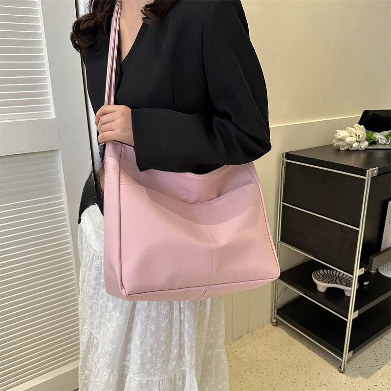 Fashionable and Versatile Shoulder Bag New Daily Commuting Crossbody Bag Simple and Personalized Bucket Bag