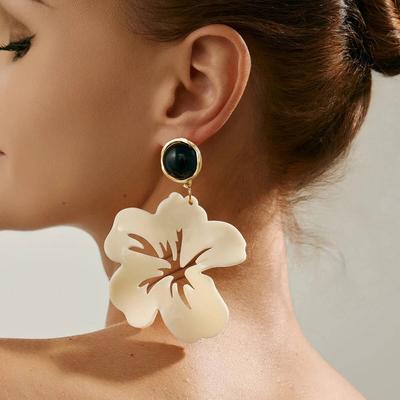 Salircon Exaggerated Romantic White Resin Petal Hollowout Large Flowers Dangle Earrings Women Charm Jewelry Accessories