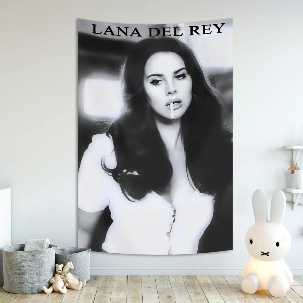 VIKAMA Banner Tappezzeria in Poliestere Lana Del Rey Decorazione Murale Pop Star Americana per Esterno Interno da Appendere per Casa Stanza del Dormitorio