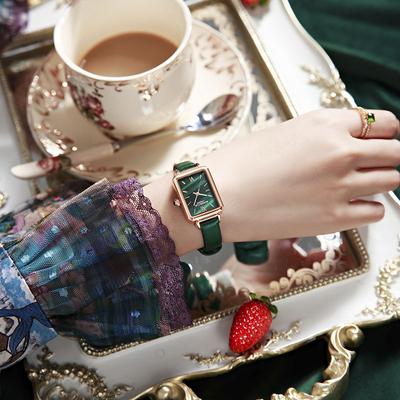Fashion New Square Small Green Watch Temperament Fashion Trend Watch Female Roman Retro Ins Wind