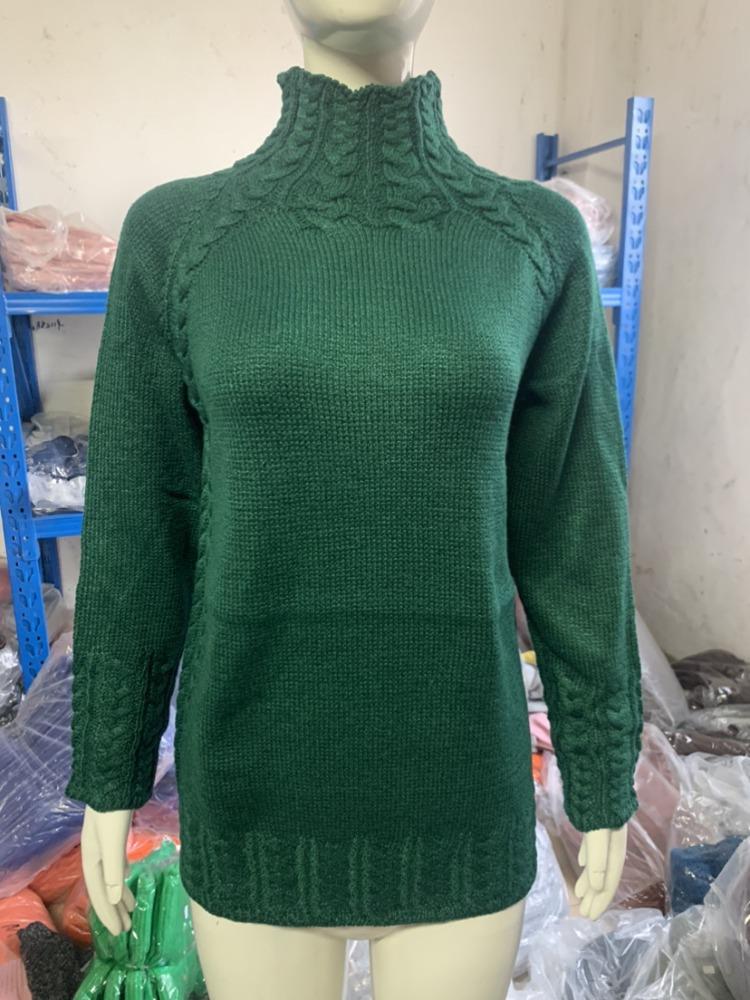 Women's Solid Colour Cable Knit Sweater Knitwear for Ladies Luxurious Relaxed-fit Slimming and Versatile Top