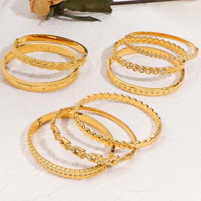 Europäisches & Amerikanisches Minimalistisches Edelstahl-Damenarmband, Langlebiges Titan, Vergoldet, Diamant-Intarsien, Vielseitig, Farbechter Handschmuck.