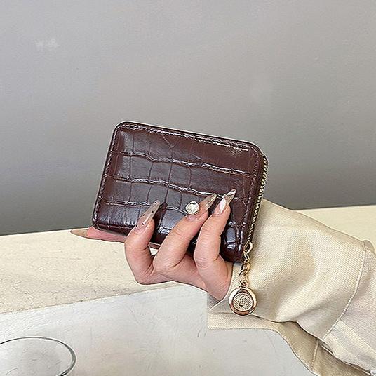 Women’s Zipper Short Wallet Crocodile Embossed PU Leather Large Capacity Card Holder Coin Purse Zip Around Wallet