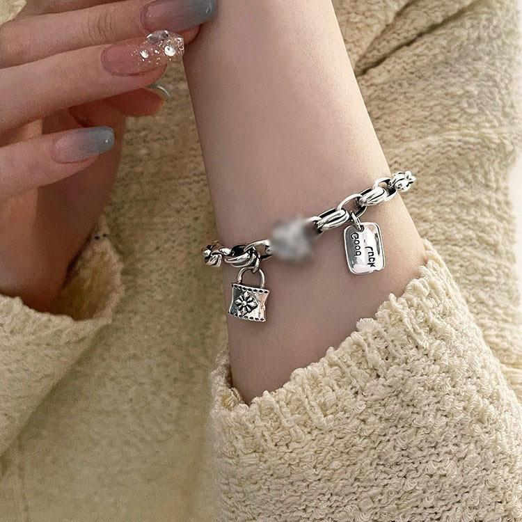 Women s Versatile Fashion Retro Niche Lock Cross Bracelet SL72 серебряный