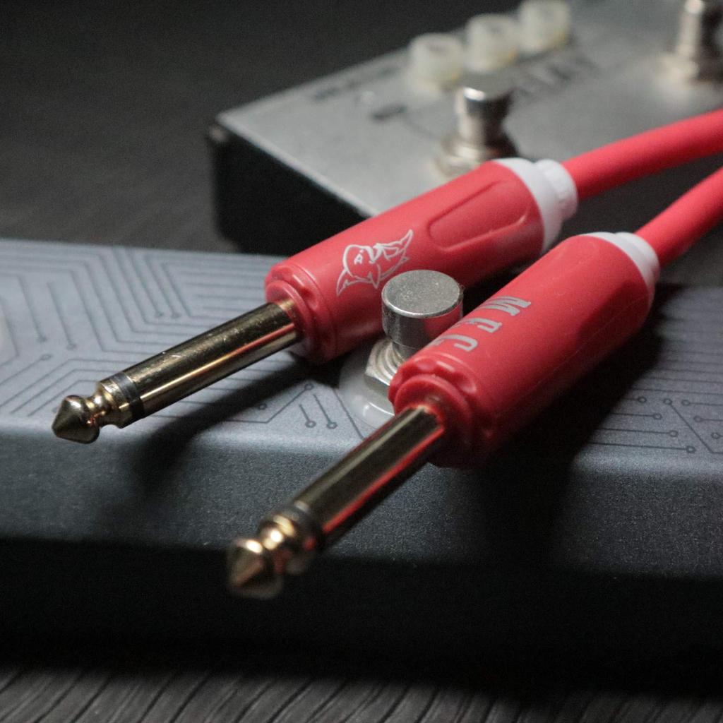 Aestivate Guitar Coiled Cable, Bass Shielded, Curled Cord, 6.35mm Stereo Plug, Instrument Cable, 5m (Red)