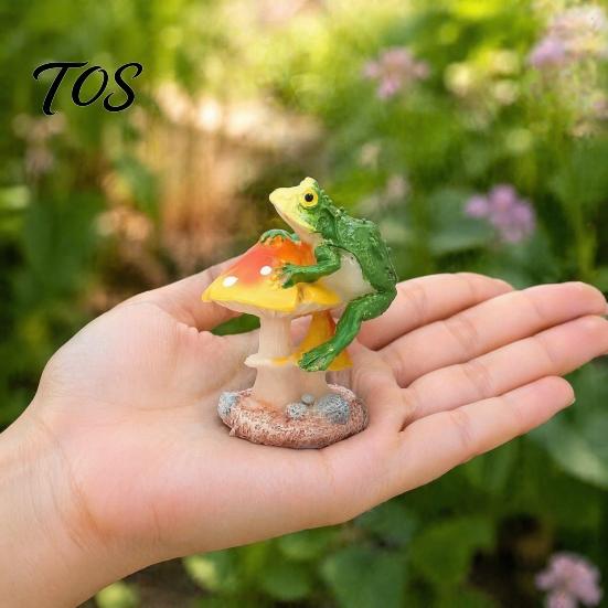 Durable Resin Ornaments for Miniature Gardens Frog on Mushrooms Figurine, DIY Micro Landscape Bonsai Ornament, Small Decorative Accents Potted Plants