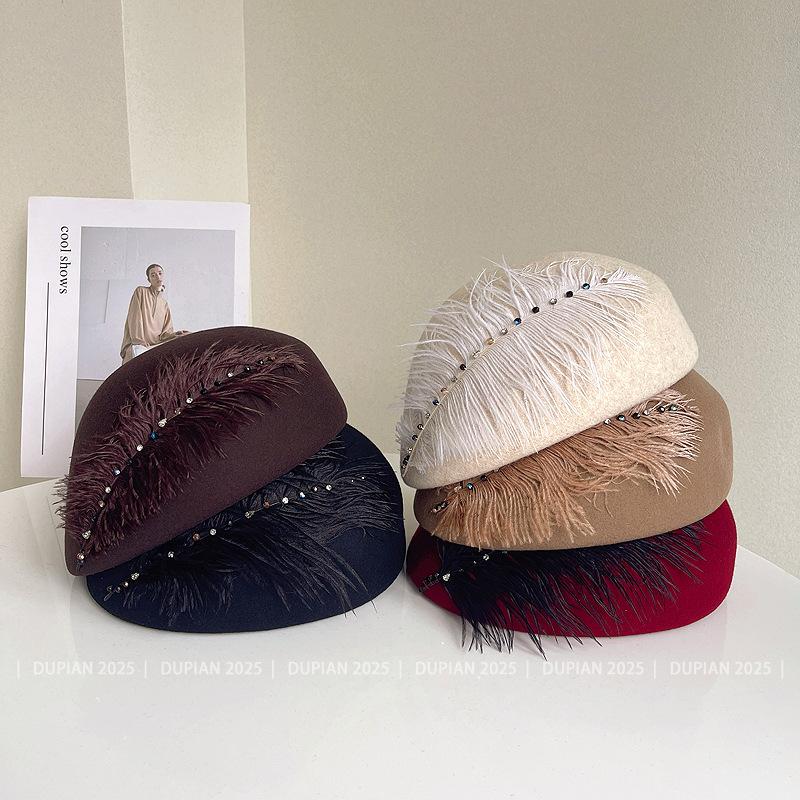 Boina Decorativa de Lana con Diamante de Pluma Francesa para Mujer, Sombrero de Invierno de Alta Gama Versátil, Sombrero de Pintor, Gorro de Copa Cálido de Moda