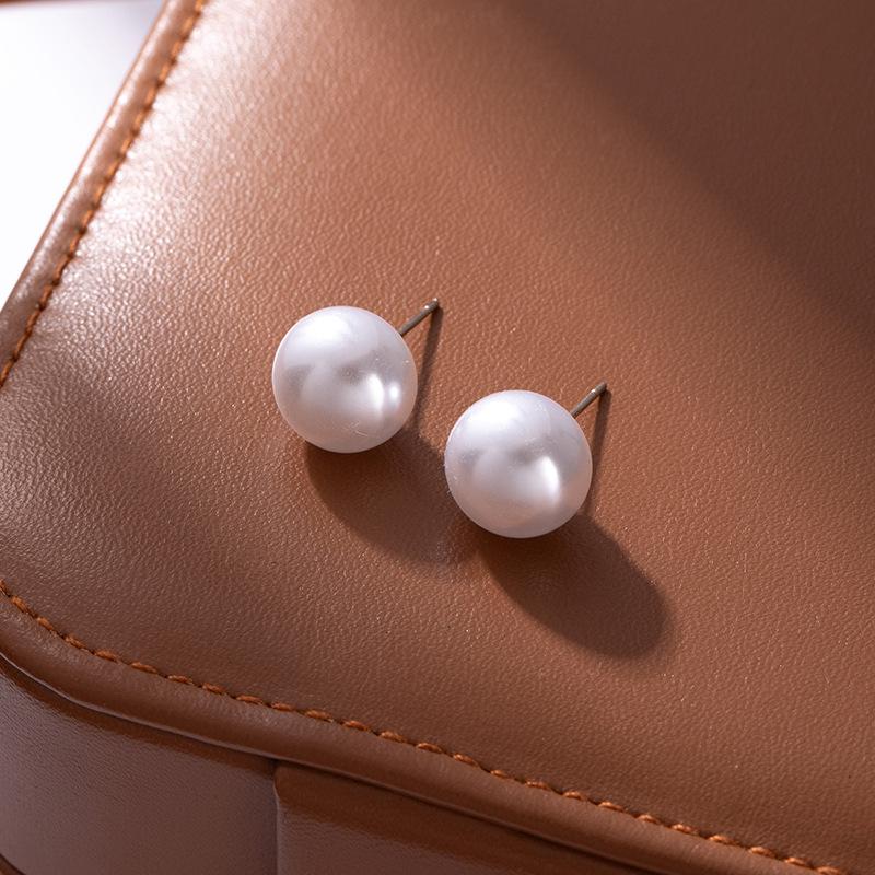 Premium Pink Pearl Stud Earrings Women'S Light Luxury Niche Design Earrings Temperament Ear Buckles Gentle And Elegant Earrings