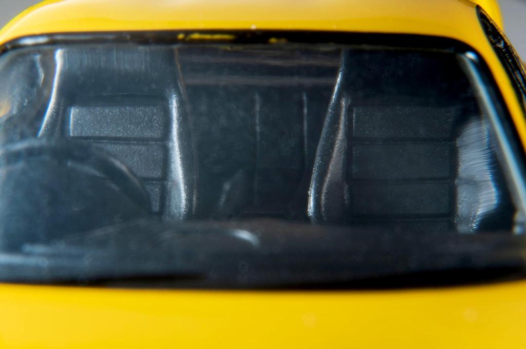Tomytec Tomica Limited Vintage Neo LV-N267d Mazda RX-7 Type R Bathurst R (Yellow) 2001 Model, Completed
