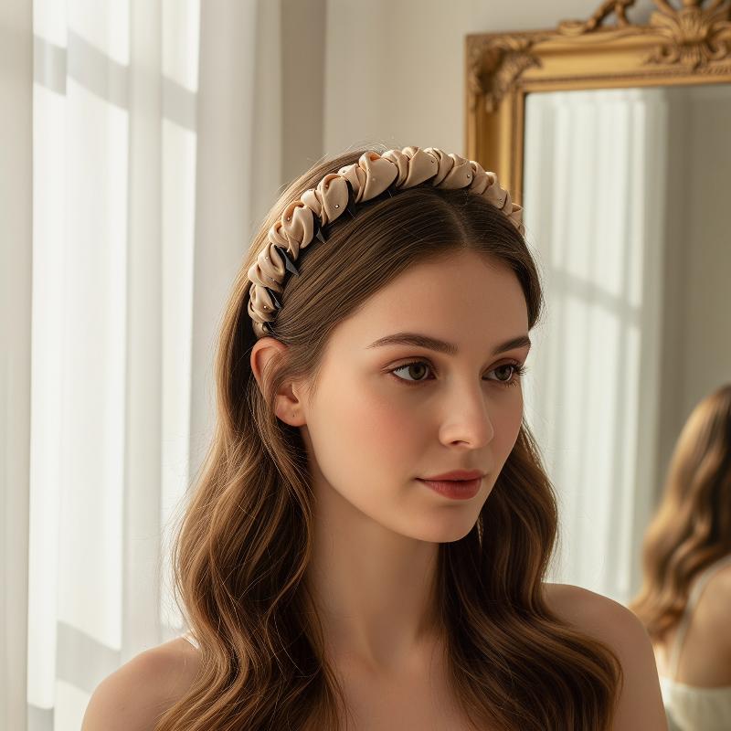Pleated Fabric Headband for Women 1Pcs Non Slip Toothed Hair Band with Rhinestones Elegant Accessory for Daily Wear