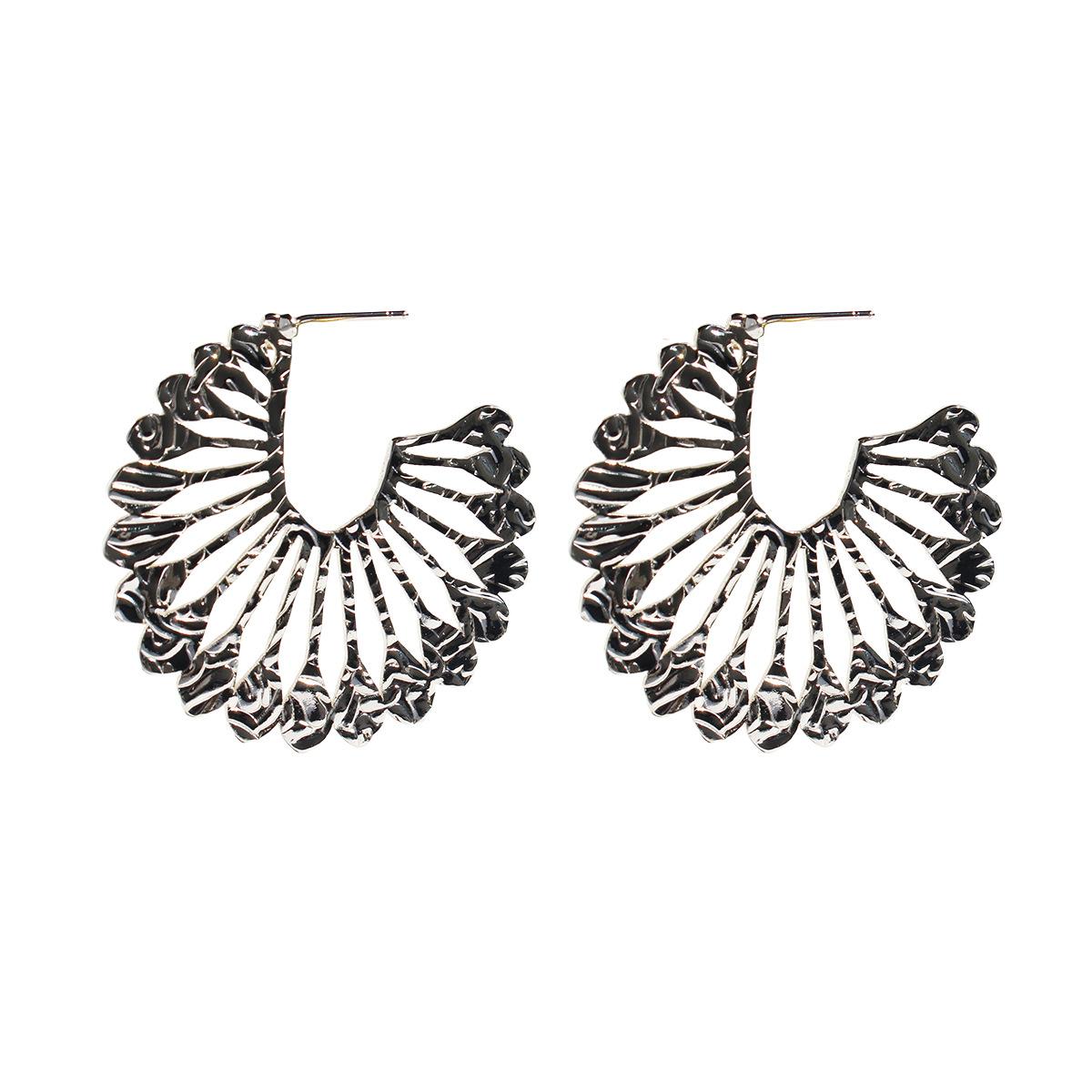 

Этнический стиль полые линии хвост феникса серьги личность преувеличенный национальный стиль новые китайские серьги-гвоздики 454