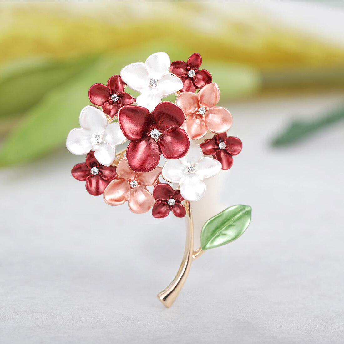 

Брошь в виде цветка красный